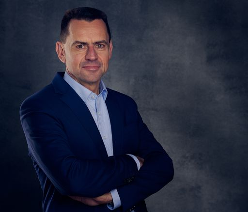 Ford Europa ernennt Martin Sander zum General Manager Passenger
Vehicles sowie zum Vorsitzenden der Geschäftsführung der Ford-Werke
GmbH Foto: Ford / Weiterer Text über ots und
https://www.ots.at/pressemappe/DE143363 / Die Verwendung dieses
Bildes ist für redaktionelle Zwecke unter Beachtung ggf. genannter
Nutzungsbedingungen honorarfrei. Veröffentlichung bitte mit
Bildrechte-Hinweis.