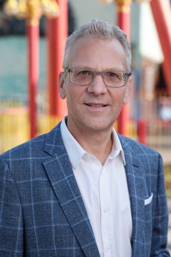 Vorschau Bild von Dr. Christoph Haimberger, Geschäftsführer aws
Gründerfonds: „Mit der innovativen GREENPASS Technologie investieren
wir nicht nur in ein heimisches Start-up und einen erfolgreichen
internationalen Front Runner im neuen Markt der urbanen
Klimawandelanpassung sondern auch direkt in unsere eigene Zukunft
und lebenswertere Städte!“