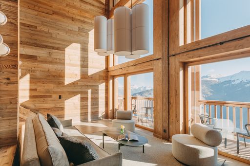 Heremence, Eringer Hotel, Master Suite Duplex mit
grossem Balkon und grossem Wohnzimmer, Aussicht auf die Walliser
Alpen