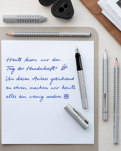 Aktionstag zum Tag der Handschrift: Faber-Castell möchte erneut
das Bewusstein für das handgehaltene Schreiben schärfen / Weiterer
Text über ots und www.presseportal.de/nr/43147 / Die Verwendung
dieses Bildes ist für redaktionelle Zwecke unter Beachtung ggf.
genannter Nutzungsbedingungen honorarfrei. Veröffentlichung bitte
mit Bildrechte-Hinweis.