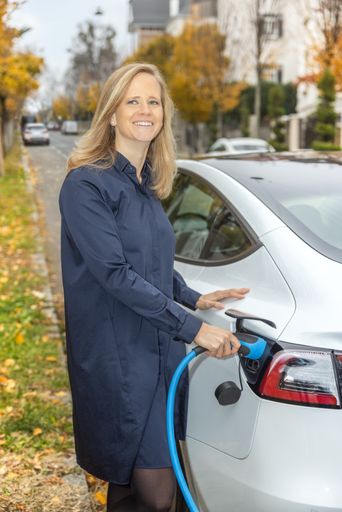 Vorschau Bild von Lisa Ittner, CEO von vibe: „Das Elektroauto ist
aktuell die ökologischste und ökonomischste Form der motorisierten
Individualmobilität. Das Abo-Modell eine smarte Alternative zu
Leasing und Kauf.“