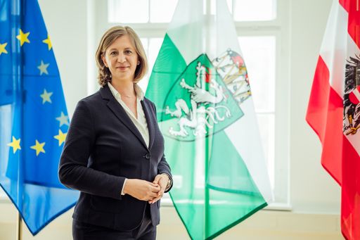 Vorschau Bild von Pressefoto LRin Barbara Eibinger-Miedl, Land
Steiermark