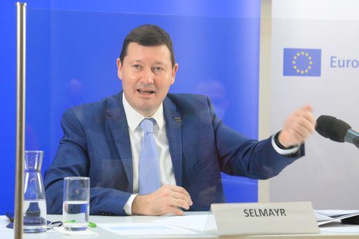 https://www.apa-fotoservice.at/galerie/27667 Martin Selmayr,
Leiter der Vertretung der Europäischen Kommission in Österreich