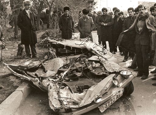 Vorschau Bild von Das von einem Panzer überrolltes Auto in Baku