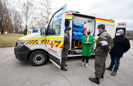 Vorschau Bild von Übergabe Notarztwagen
