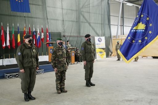 Vorschau Bild von v.l.r. Generalmajor Alexander Platzer, General
Brice Houdet und Generalmajor Anton Wessely.