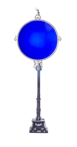 Vorschau Bild von Sonnenbeobachtungsschirm Unbekannter Meister Deutschland, 1.
Viertel 17. Jh. Birnbaum gebeizt, Glas, Silber - getrieben, Silber -
gegossen. H. 33 cm, Durchmesser: 10,5 cm Esterhazy Privatstiftung,
Burg Forchtenstein The Metropolitan Museum of Art Making Marvels.
Art, Technology and Entertainment at the Courts of Europe. (Nov 2019
- März 2020)