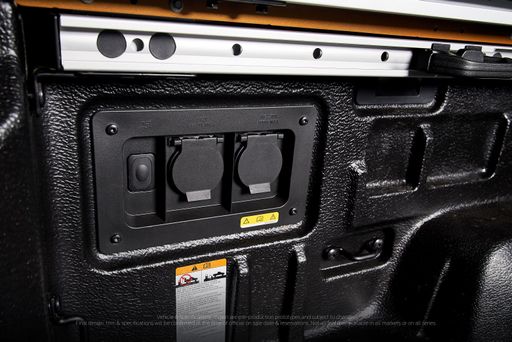 Vorschau Bild von Dank der 12 Volt-Steckdosen lassen sich eine Reihe von externen
Geräten mit Strom versorgen. Die Leistung von 400 Watt ermöglicht
zum Beispiel das Betreiben einer elektrischen Kühlbox, eines kleinen
Ofens, eines Smartphones oder eines Laptops. Weiterer Text über ots
und www.presseportal.de/nr/143363 / Die Verwendung dieses Bildes ist
für redaktionelle Zwecke unter Beachtung ggf. genannter
Nutzungsbedingungen honorarfrei. Veröffentlichung bitte mit
Bildrechte-Hinweis.