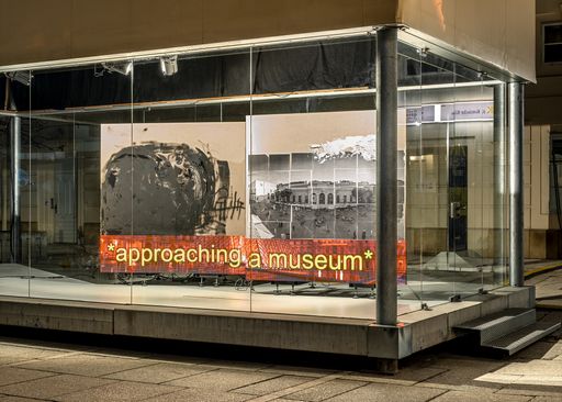 Vorschau Bild von „An abstract and a site-specific painting walk
outside a museum“ von Philipp Timischl
