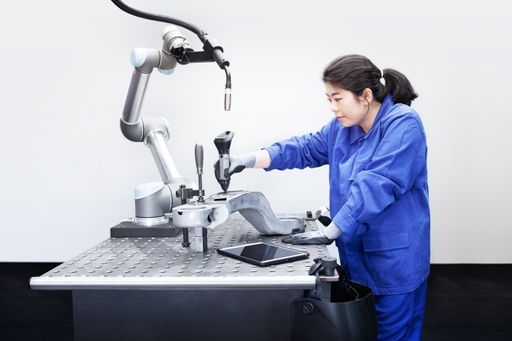 Vorschau Bild von Wandelbots Teaching in Anwendung. / Wandelbots erhält Series C
Finanzierung in Höhe von 84 Millionen US-Dollar und plant Öffnung
seiner Robotik-Software-Plattform. / Weiterer Text über ots und
www.presseportal.de/nr/161199 / Die Verwendung dieses Bildes ist für
redaktionelle Zwecke unter Beachtung ggf. genannter
Nutzungsbedingungen honorarfrei. Veröffentlichung bitte mit
Bildrechte-Hinweis.