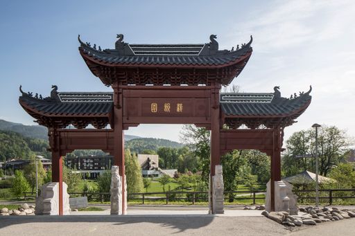  Unter der Dachmarke Asia Hotel & Spa Leoben
verschmelzen ab 28. Januar 2022 das beliebte Wellness- und
Erholungsbad, ein modernes Lifestylehotel und ein neues
Fusions-Restaurant.