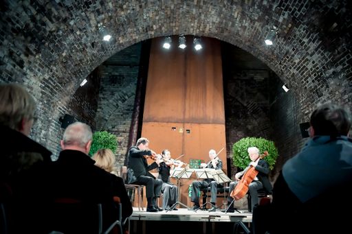  Kammermusik - Bild in der Basilika