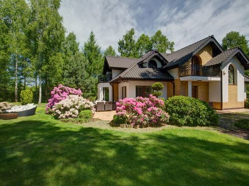 Vorschau Bild von Gediegenes Einfamilienhaus mit Garten