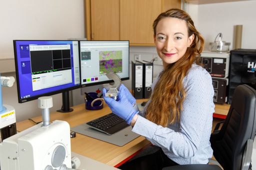 Vorschau Bild von Forscherin in der Miba Gruppe