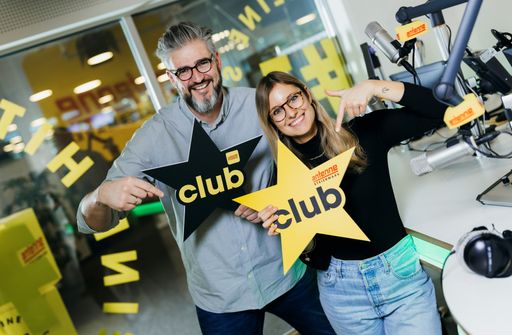 Vorschau Bild von Die Antenne Steiermark Muntermacher Thomas Axmann und Chrisi Klug
heißen die Hörer:innen willkommen im Club!
