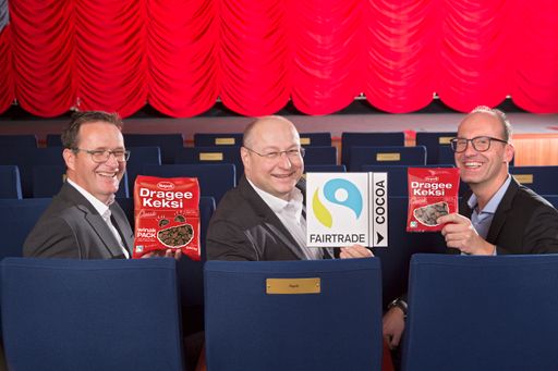 Vorschau Bild von v.l.n.r. Andreas Kutil, CEO Manner / Hartwig
Kirner, Geschäftsführer FAIRTRADE Österreich / Rainer Storz,
Marketingleiter Manner