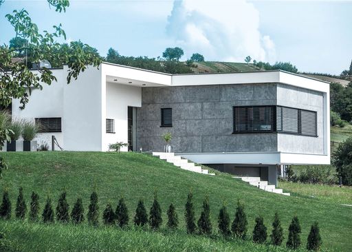 Vorschau Bild von Außergewöhnliche Betonoptiken lassen sich mit
Baumit CreativTop realisieren. Zusammen mit Baumit
Wärmedämmverbundsystemen entsteht eine Fassade, welche die Herzen
von Betonfans höherschlagen lässt.