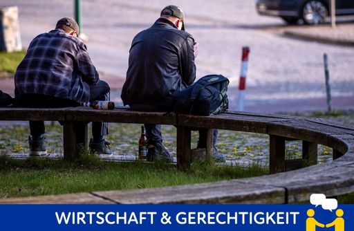 Zwei junge Männer schauen auf ihre Mobiltelefone und sitzen auf
einer runden Bank an einem Marktplatz. Unter dieser Rubrik
Wirtschaft & Gerechtigkeit" finden Sie Texte, Videos und Audios des
FuturEU-Teams rund um die "Konferenz zur Zukunft Europas". /
Weiterer Text über ots und www.presseportal.de/nr/159651 / Die
Verwendung dieses Bildes ist für redaktionelle Zwecke unter
Beachtung ggf. genannter Nutzungsbedingungen honorarfrei.
Veröffentlichung bitte mit Bildrechte-Hinweis.