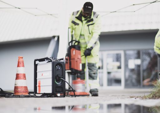 instagrid bei der Nutzung. / instagrid: Spezialist für mobile
Hochleistungs-Batteriesysteme erhält 33 Millionen US-Dollar /
Weiterer Text über ots und www.presseportal.de/nr/154227 / Die
Verwendung dieses Bildes ist für redaktionelle Zwecke unter
Beachtung ggf. genannter Nutzungsbedingungen honorarfrei.
Veröffentlichung bitte mit Bildrechte-Hinweis.