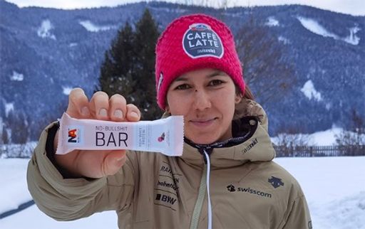  Die Ski-Weltmeisterin und Olympiasiegerin Wendy Holdener
beteiligt sich an der Schweizer Sporternährungsmarke NUTRIATHLETIC®
- THE NO-BULLSHIT COMPANY® (NA®). / Weiterer Text über ots und
www.presseportal.de/nr/117805 / Die Verwendung dieses Bildes ist für
redaktionelle Zwecke unter Beachtung ggf. genannter
Nutzungsbedingungen honorarfrei. Veröffentlichung bitte mit
Bildrechte-Hinweis.