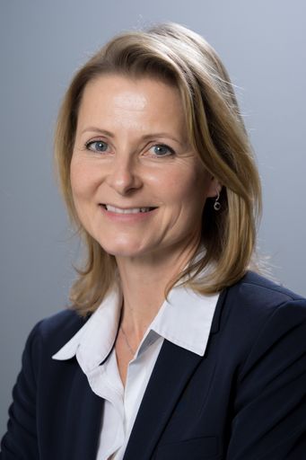 Frau Mag.a Martina Rupp-Waldsam ist neue Leiterin der
Personalabteilung im Krankenhaus der Barmherzigen Brüder Wien.