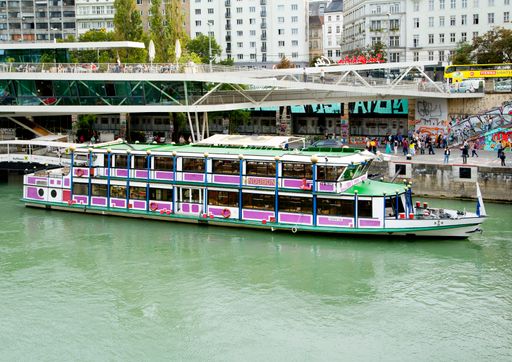 MS Vindobona, Wien-Schwedenplatz