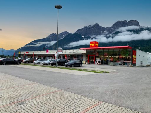 Fachmarktzentrum in Lienz / Tirol
