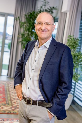 Simon Moestl ONLOPH