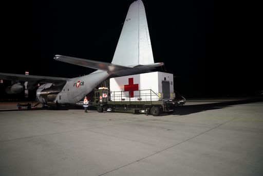 Schwer erkrankter Soldat wir nach Österreich ausgeflogen.