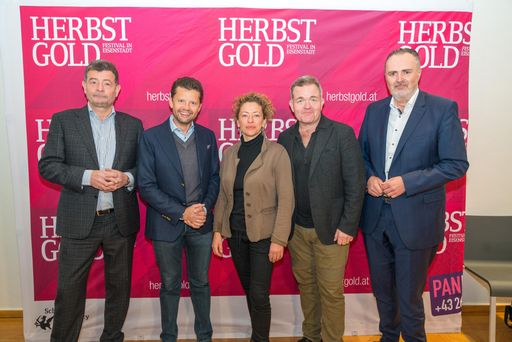 Vorschau Bild von v.l.n.r. Stefan Ottrubay, Julian Rachlin, Carolin
Pienkos, Cornelius Obonya, Hans Peter Doskozil (c) Andreas Tischler