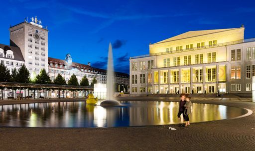 Oper Leipzig auf dem Augustusplatz / Weiterer Text über ots und
www.presseportal.de/nr/70361 / Die Verwendung dieses Bildes ist für
redaktionelle Zwecke unter Beachtung ggf. genannter
Nutzungsbedingungen honorarfrei. Veröffentlichung bitte mit
Bildrechte-Hinweis.