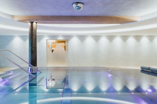 Highlight des 10,5 Millionen Euro schweren Umbaus ist der größte
Whirlpool der Alpen.