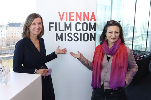 Vorschau Bild von v.l.: Marijana Stoisits, Geschäftsführerin Vienna
Film Comission und Veronica Kaup-Hasler, Amstführende Stadträtin für
Kultur und Wissenschaft in Wien