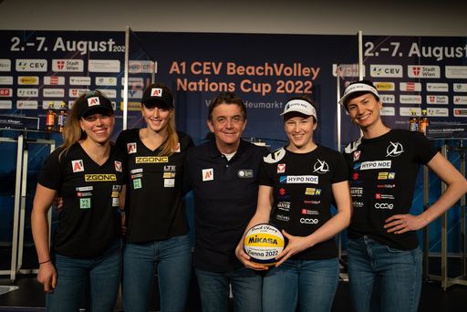 Vorschau Bild von Die Spielerinnen Ronja und Dorina Klinger, Kathi
Schützenhöfer und Lena Plesiutschnig (von links) zeigten sich
angetan vom Sommer-Highlight.