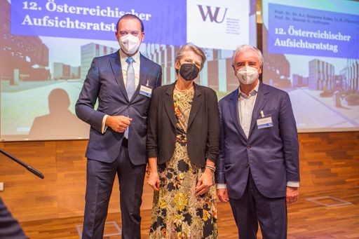  v.l.n.r. Werner H. Hoffmann, Susanne Kalss, Paul
Achleitner