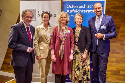 Vorschau Bild von v.l.n.r. Friedrich Rödler, Bettina Breiteneder,
Christa Geyer, Susanne Kalss, Werner H. Hoffmann