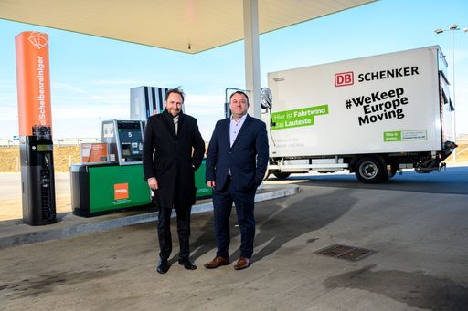  DB Schenker und GENOL ermöglichen nachhaltige
Scheibenreinigung aus der Zapfsäule