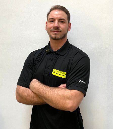  Der ehemalige Eishockeyprofi Lukas Titze eröffnet mit M.A.N.D.U.
Klagenfurt den ersten M.A.N.D.U.-Store in Kärnten_Credit M.A.N.D.U.