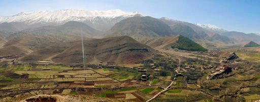 Vorschau Bild von Zukunftsperle für nachhaltigen Tourismus: das
abgeschiedene Ait Bouguemez-Tal, „glückliche Tal“, von oben in
Marokko