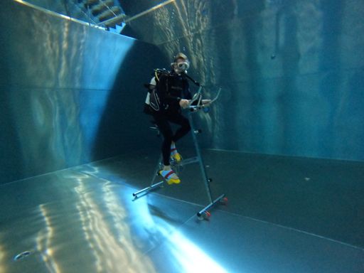  Unterwassercyclist im Training für den
Weltrekordversuch in Wien