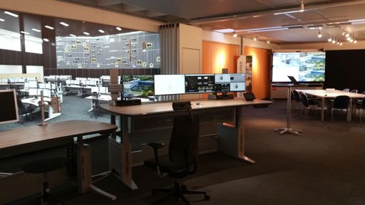  Die controlrooms GmbH eröffnet das Controlroom Demo
Center. Der neue Showroom im Wiener Businesscenter Grothusen (Auhof)
simuliert das optimale Zusammenspiel aller technischen Systeme im
Kontrollraum zur Vermeidung folgenschwerer Blackouts.