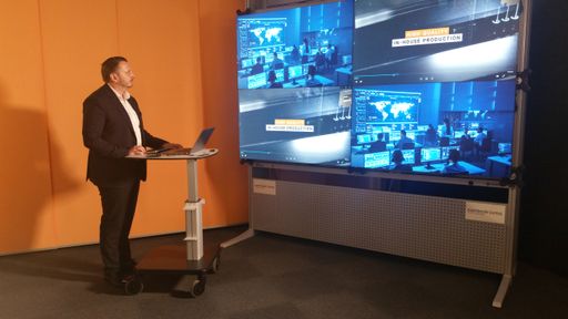 Vorschau Bild von Rennstrecken, Sicherheitsunternehmen,
Polizeileitstellen, Verkehrsleitzentralen, Energieversorger und die
Industrie setzen seit über einem Jahrzehnt auf die Erfahrung von
controlrooms GmbH. Im Controlroom Demo Center in Wien können die
neuesten Bildwände der Firma Barco besichtigt und getestet werden.