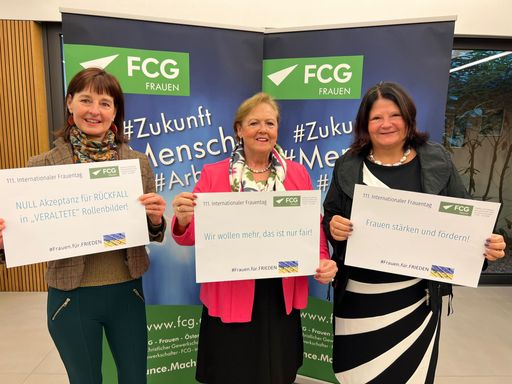 FCG-Frauen (v.l.n.r): Stellvertretende FCG-Bundesvorsitzende
Karin Zeisel, FCG-Bundesvorsitzende Monika Gabriel, Stellvertretende
FCG-Bundesvorsitzende Mag.a. Ursula Hafner