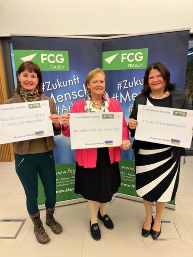 Vorschau Bild von FCG-Frauen (v.l.n.r): Stellvertretende FCG-Bundesvorsitzende
Karin Zeisel, FCG-Bundesvorsitzende Monika Gabriel, Stellvertretende
FCG-Bundesvorsitzende Mag.a. Ursula Hafner