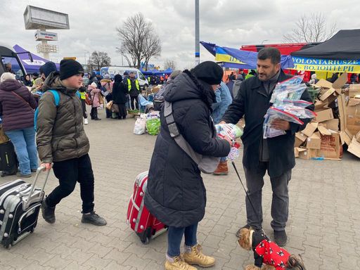Vorschau Bild von Hygienpaketeverteilung polnische Grenze für
ukrainische Flüchtlinge
