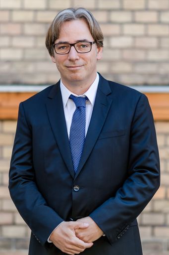 Portrait Dr. Roland Weinrauch