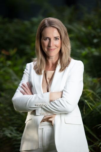 Vorschau Bild von Nicola Graf, Leiterin der
Unternehmenskommunikation, zeichnet gemeinsam mit einem 14-köpfigen
Team für die Kampagne verantwortlich.