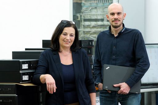  FAB Geschäftsführerin Mag.a Silvia Kunz und CC4
Geschäftsleiter Dipl. BA Michael Emele eröffneten mit Jahresbeginn
in Linz den neuen Standort für IT-Remarketing.