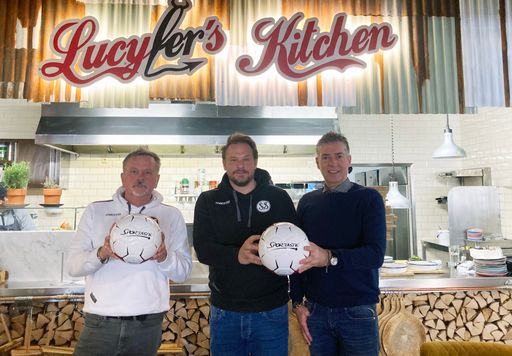  V.l.n.r.: Wolfgang OSWALD (Sportlicher Leiter), Finanzvorstand
Christian Kollenz, Obmann Michael Pöcheim-Pech