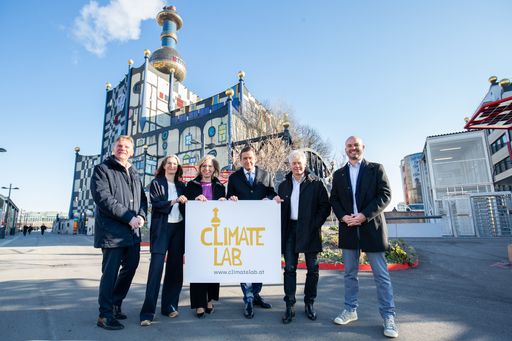 https://www.apa-fotoservice.at/galerie/28202 Im Bild v.l.n.r.:
Michael Strebl, GF Wien Energie; Barbara Inmann, GF Impact Hub; FBM
Eleonore Gewessler; StR Peter Hanke; Ingmar Höbarth, GF Klima- und
Energiefonds; Johannes Naimer-Stach, Climate-KIC